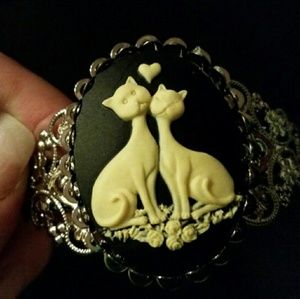 Cats in Love cuff Bracelet